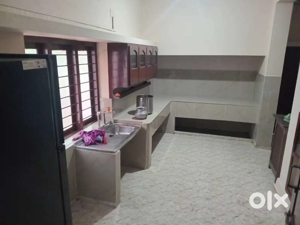 3 BHK Semi Furnished family house for rent in Vattiyoorkavu
