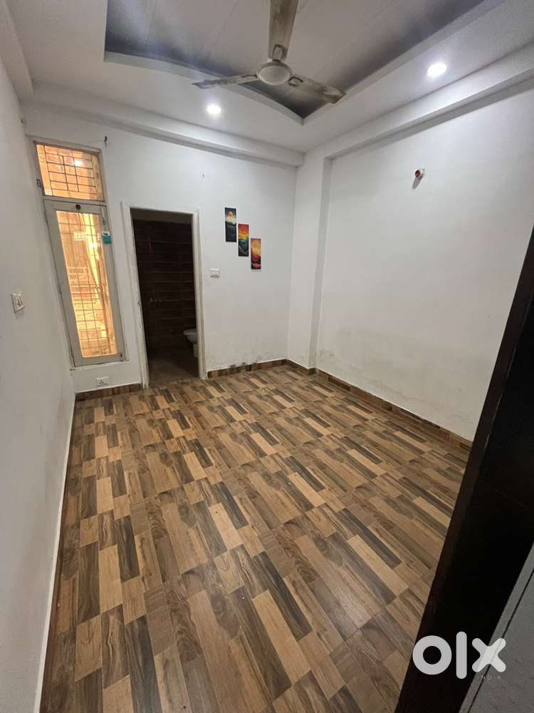 3bhk well furnished flat available