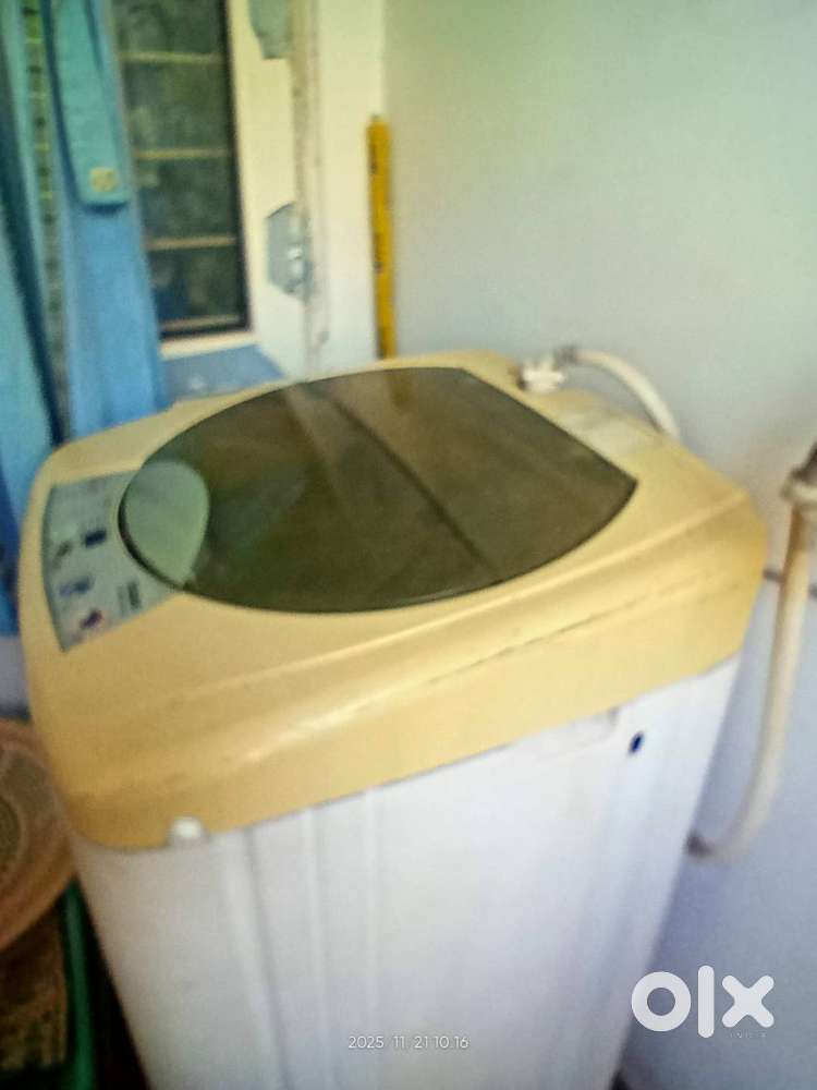 Haier Full automatic washing machine. working condition