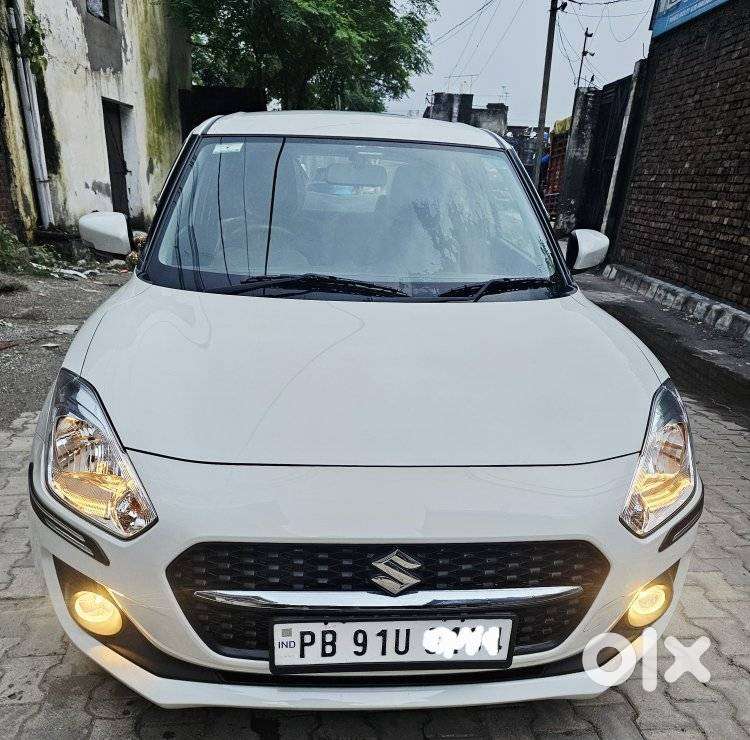 Maruti Suzuki Swift VXi + Manual, 2023, Petrol