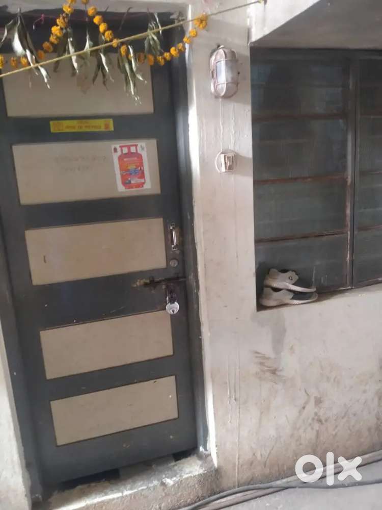 1BHK Home for sale in Market Area - Nath Pai Circle, Price Negotiable