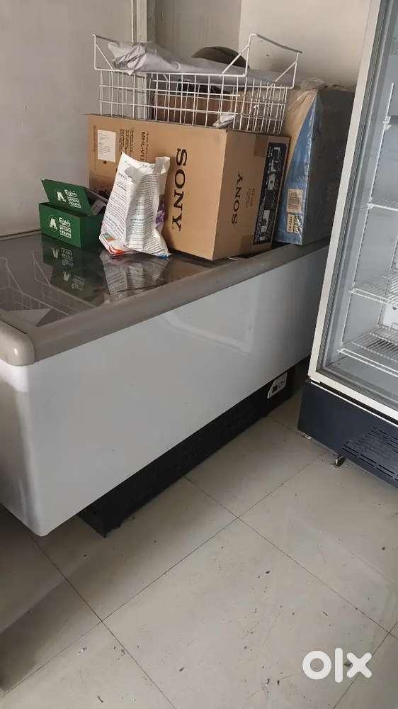 Glass top deep freeze