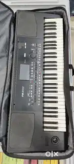Keyboard Korg PA300