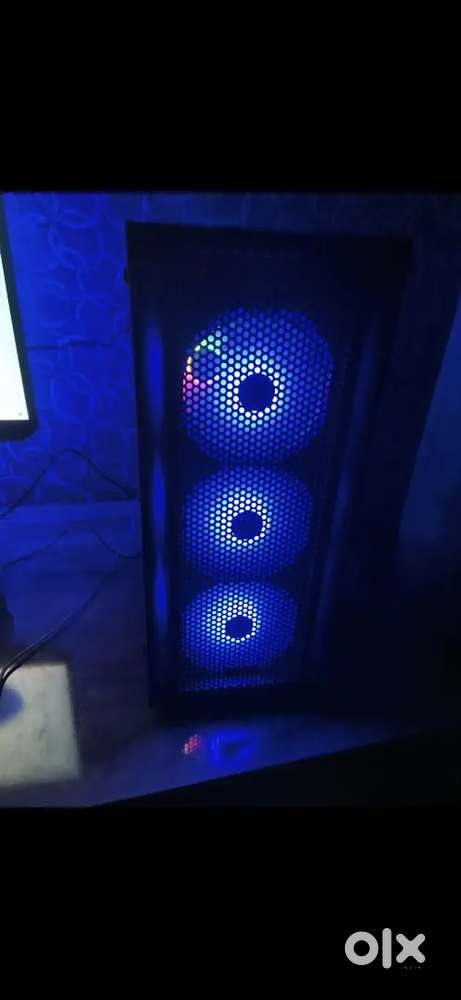 1 year old Gaming pc in very good condition with bill boxes