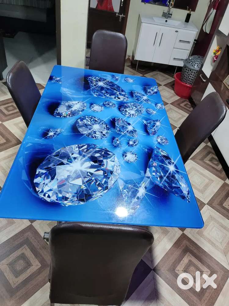 Glass Top Dining Table with 4 Chairs – Excellent Condition