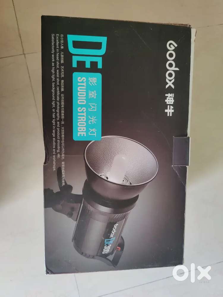 Godox DE300 Strobe Light 150w model light - Qty 2