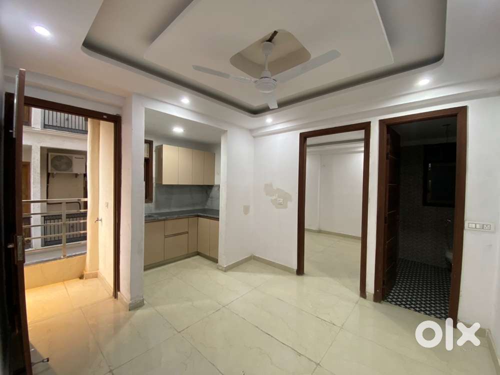 Just 15-20 mint away from Nearby Gurgaon