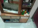 DRESSING TABLE WITH GLASS