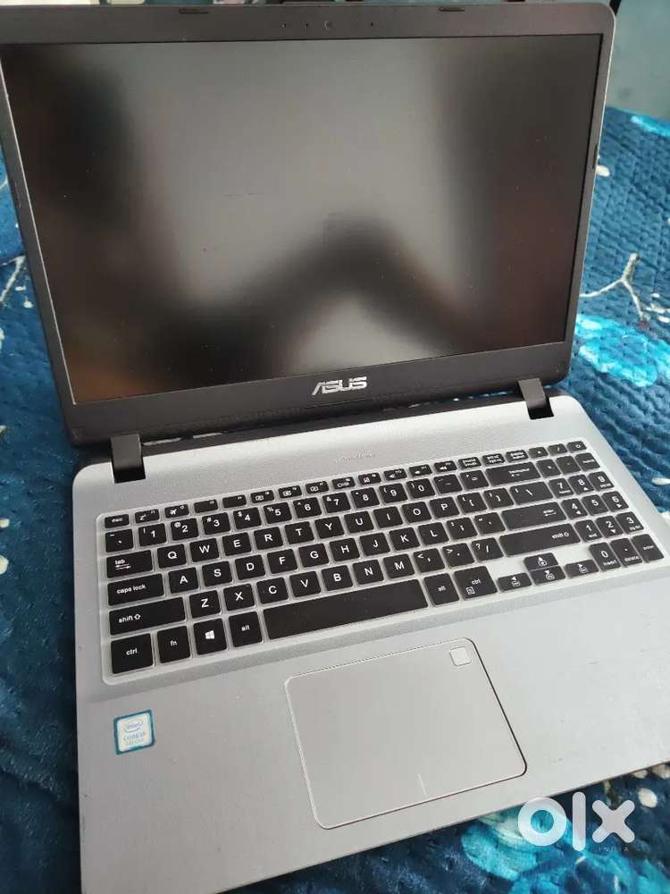 Vivobook 15_ASUS laptop X507UAR