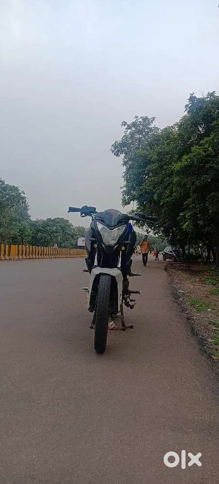 Tyre new hai battery dalwana padega Duke 250 ka original handle lga ha