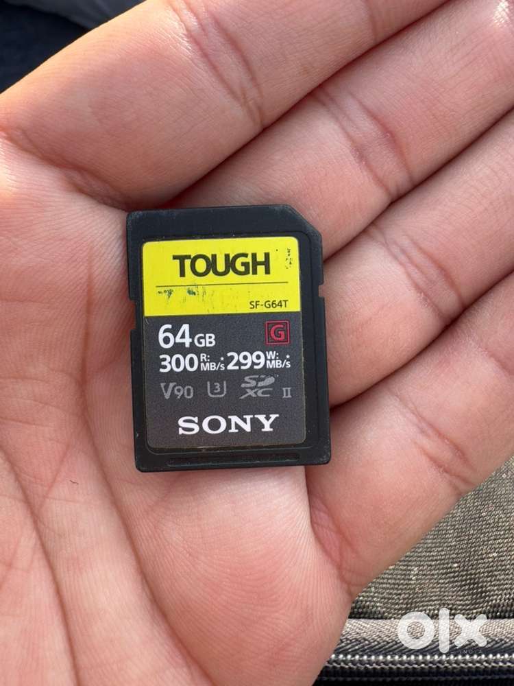 Sony Tough 64GB SF 300MB/S memory Card & Sony Battery For Sell