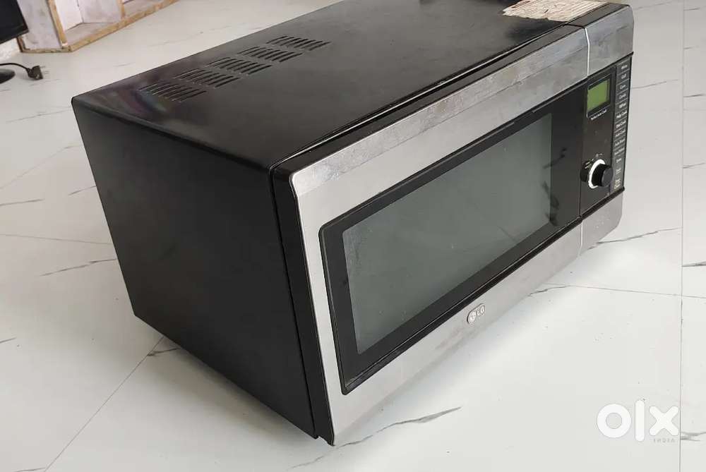 Microwave Oven 32 Ltr LG In Mint Condition
