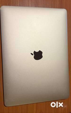 apple laptop with m1 chip 16/256