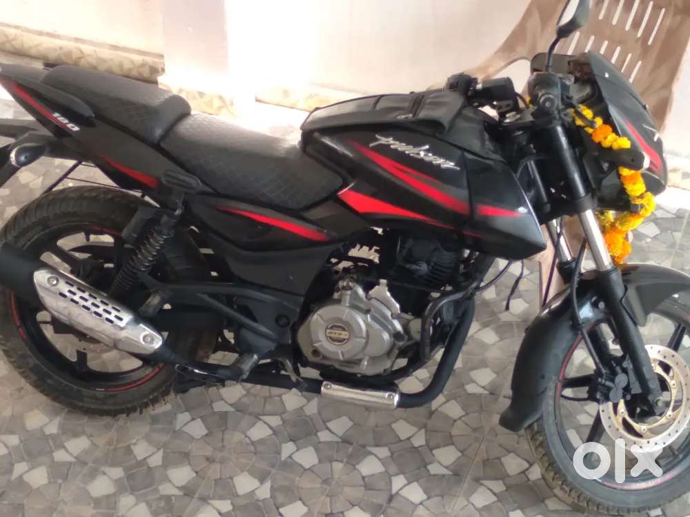 Pulsur 180 excellent condition like new