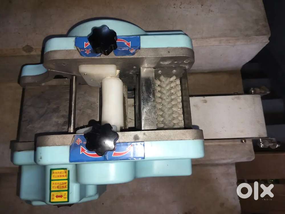 Momo sheet maker