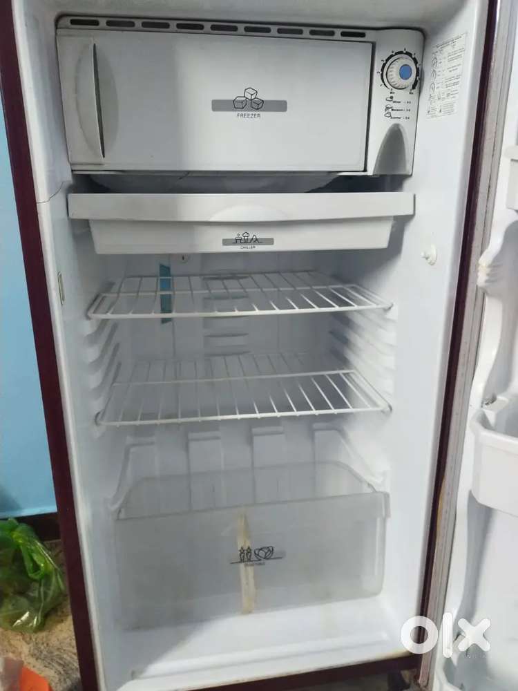 5star single fridge on working