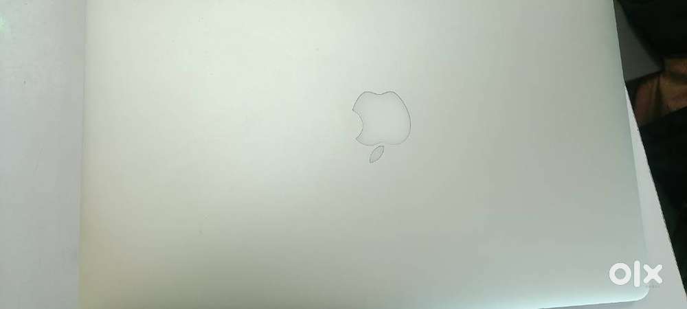 Apple i7 laptop