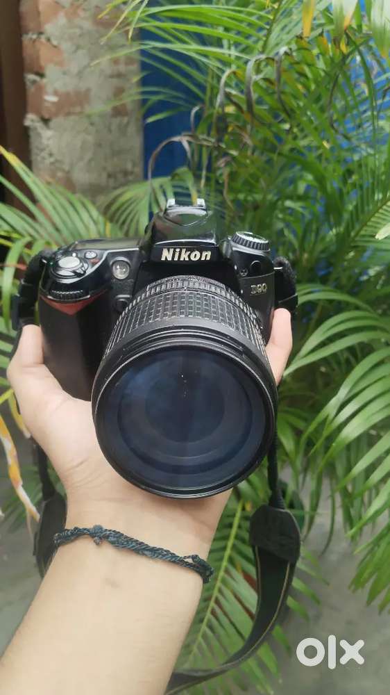 Nikon D90 DSLR with 18 - 105mm lens