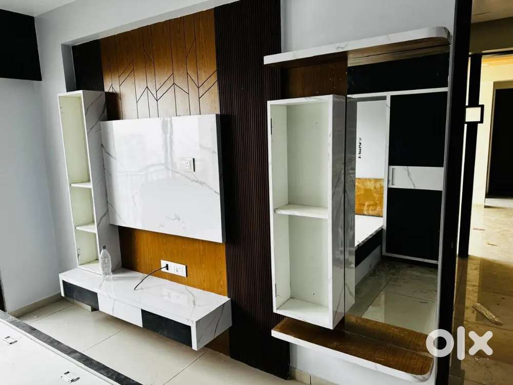 Sahjanand luxuria 3bhk Semi furnished for rent