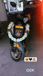 Yamaha Fascino black and gold combo scooty