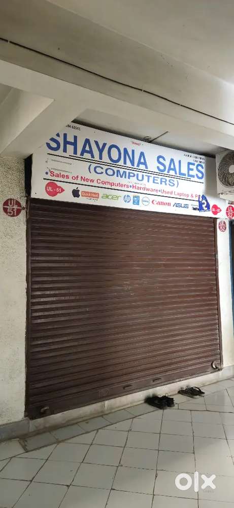 Shop for sell 10.5 × 17 Shreemad Bhavan 1st Floor Rajkot
