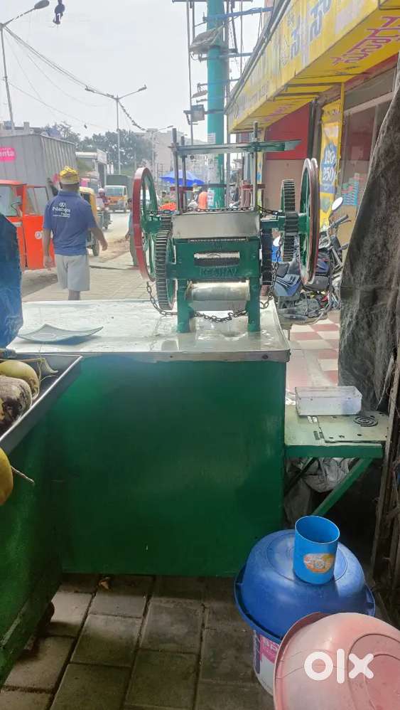 Sugarcane juice machine