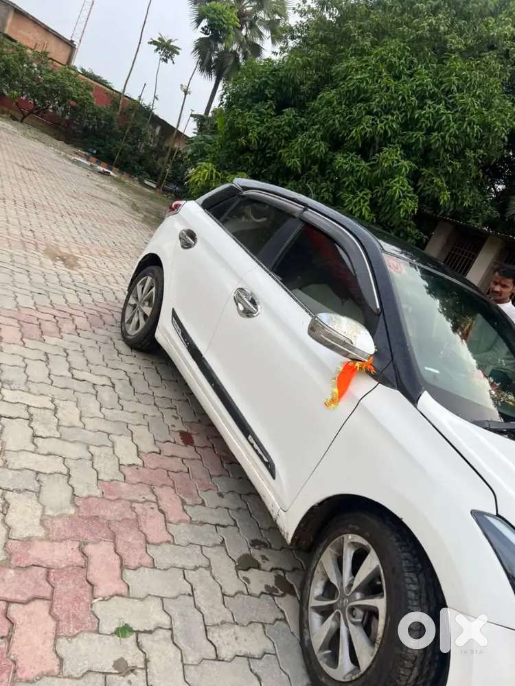 Hyundai i20 asta vtvt dual tone top model new condition Muzaffarpur BR