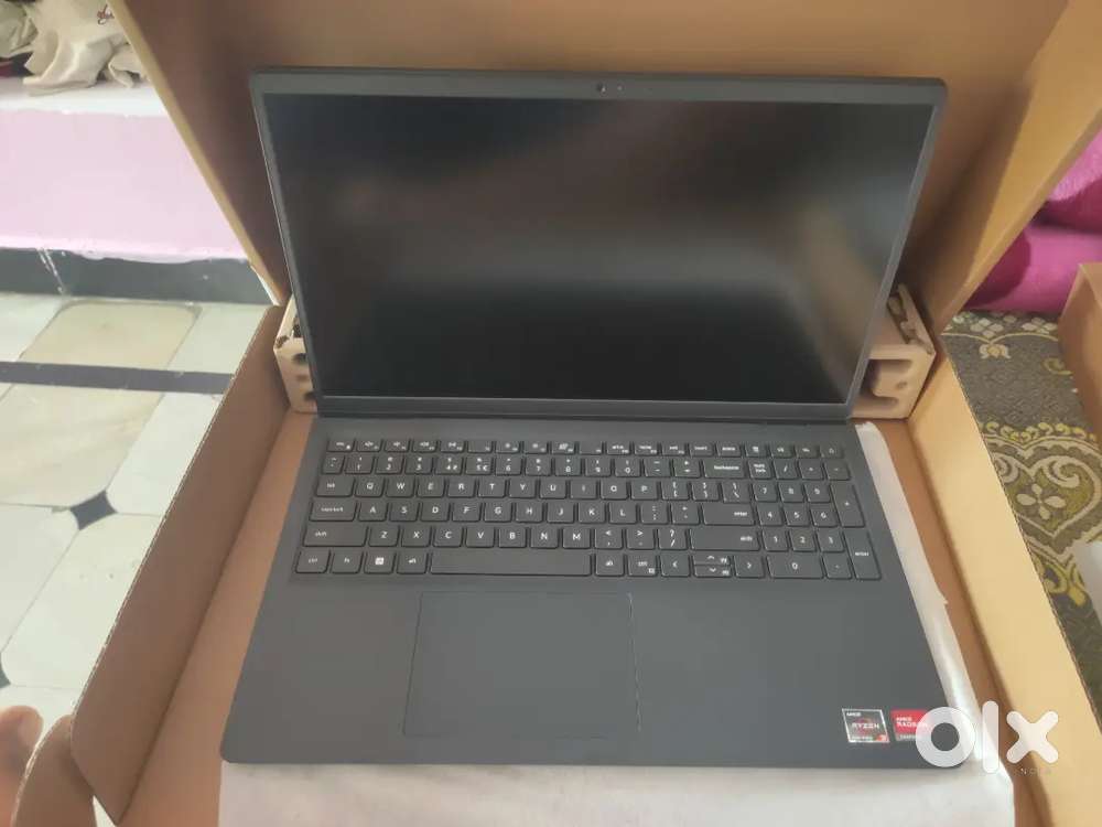 Selling new laptop not opened dell 15