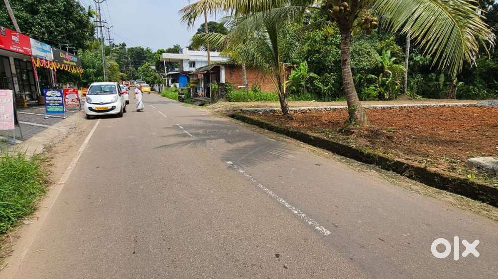 മാള, കുഴുർ കമർഷ്യൽ ബിൽഡിംഗ്‌ പണിയുന്നതിനു അനുയോജ്യമായ 8 സെന്റ് സ്ഥലം