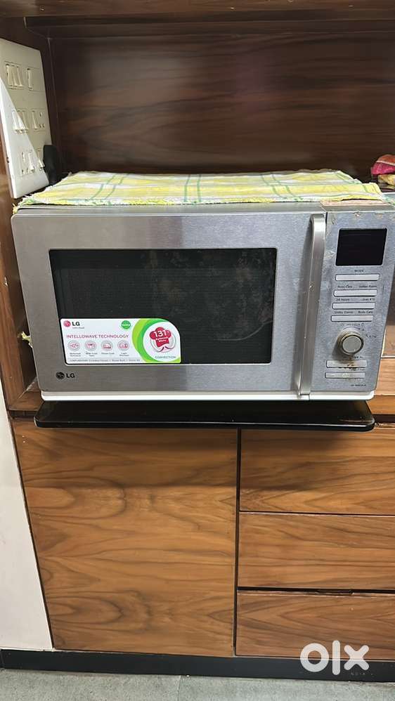 LG Conventional Microwave