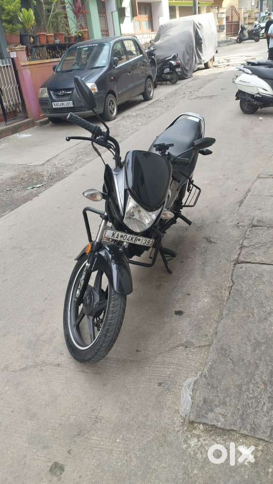 Honda Dream Yuga 2020. Fresh Insurance. Second Owner. 22000 kms.