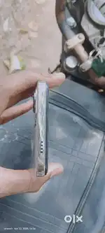 No complement,128 gb rom 8gb ram,5500mah,44w flash charger,