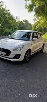 Maruti Suzuki Swift LXI Option, 2021, Petrol