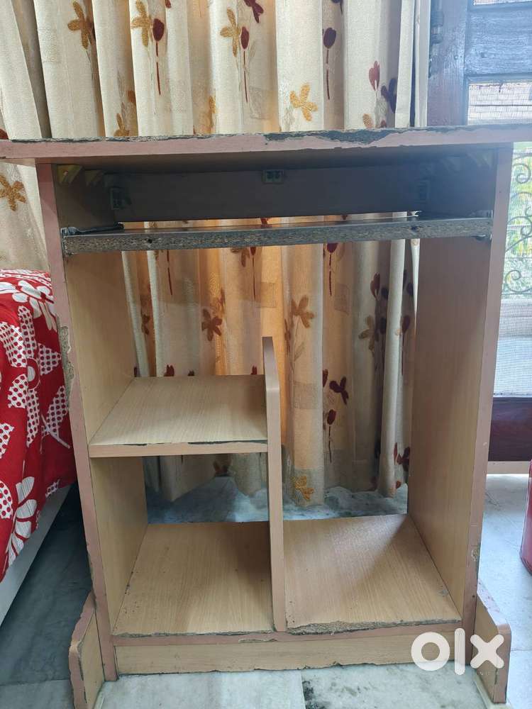 Computer Table 2.6x2.0 ft. with Top Glass 1.6x 1.6 ft.