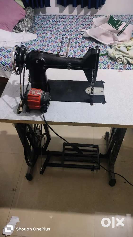 Sewing machine (price negotiable)
