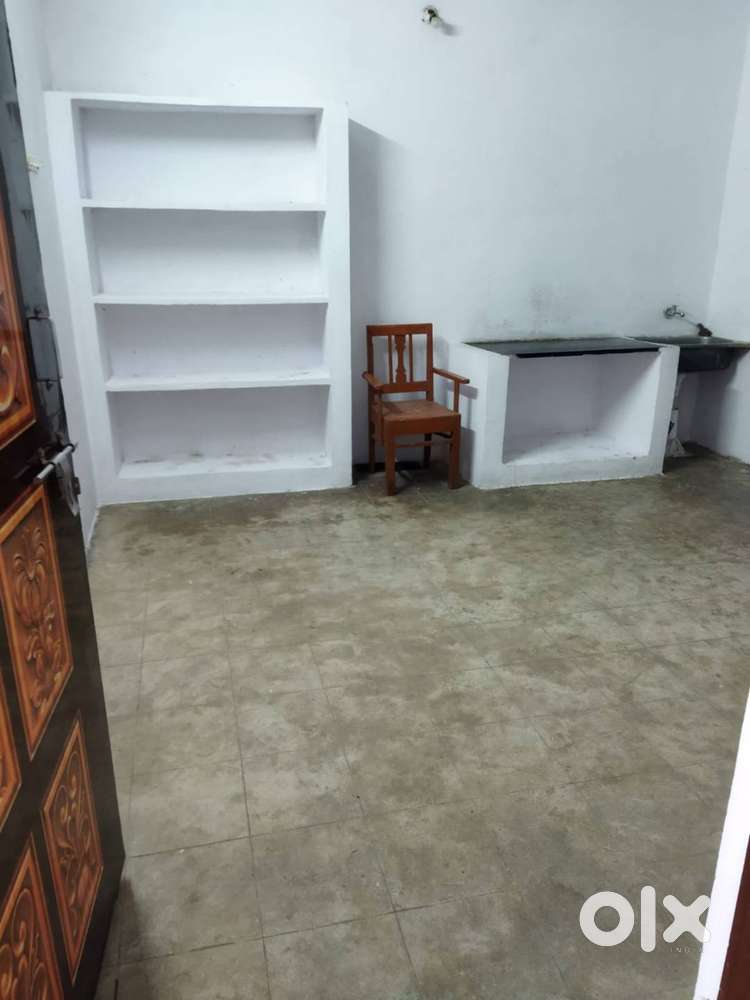 Single room for rent in Ground floor