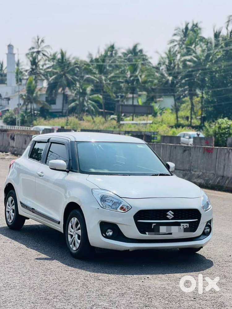 Maruti Suzuki Swift VXi + Manual, 2023, Petrol