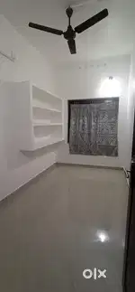 6BACHELORS UNICHIRA 2BHK UNFURNISHED 1st FLOOR HOUSE FOR RENT