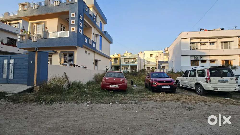 Half plot is also available , आधा मिल जाएगा 1125 फिट