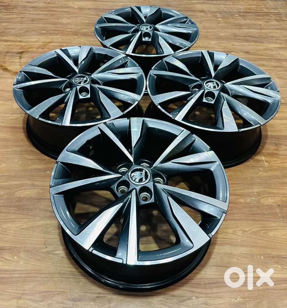 16inch oem Skoda slavia diamond cut Lite used set of 4 alloys