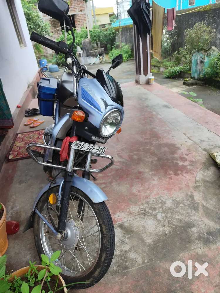 Top model tyre condition new with mobile charging socket