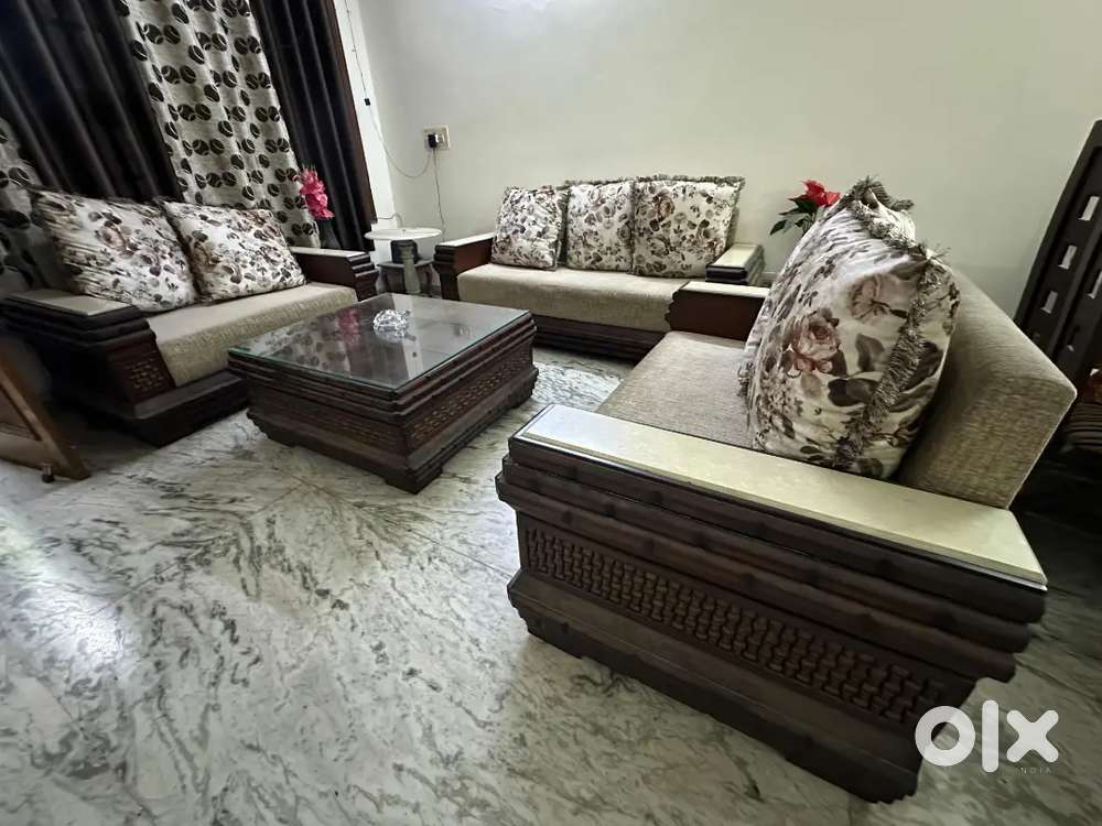 Premium Modern & Elegant Sofa Set - Sturdy, Elegant and Comfortable