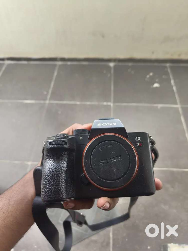 Sony A7R3 Camera Body with 16-35 f4 Sony Lens