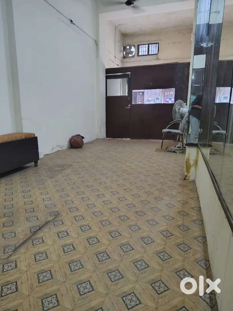A big shop is available for rent near shaheeda sahib gurudwaraamritsar