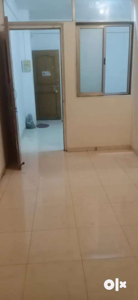 2bhk resale flat available at college road