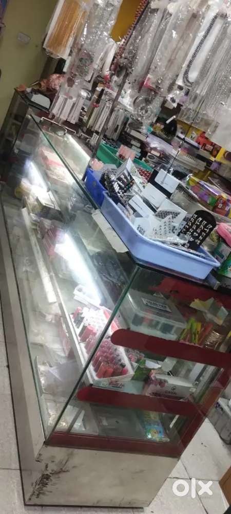 Glass Display Counter for Cosmetics, Jewelry & Accessories