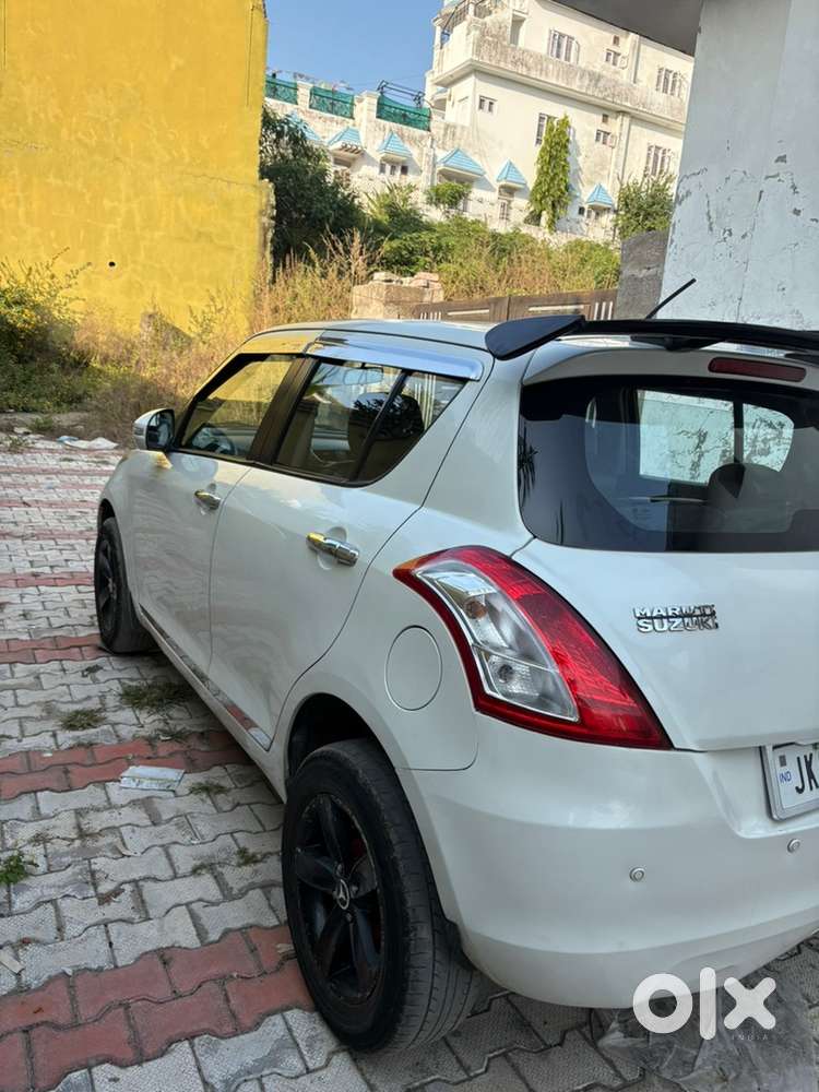 Maruti Suzuki Swift 2015 Diesel 93000 Km Driven