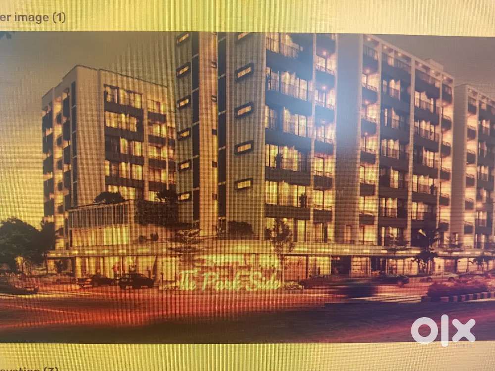 2bhk flat is available for 1 room occupancy females only.