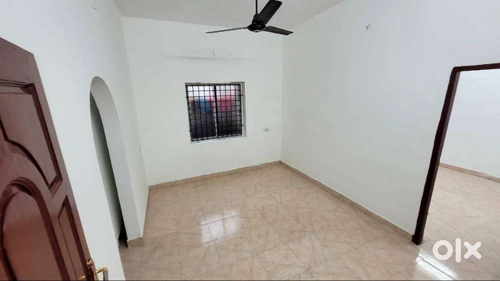 Commercial Building Semi furnished Office 1200 Sqft for Rent at Guindy