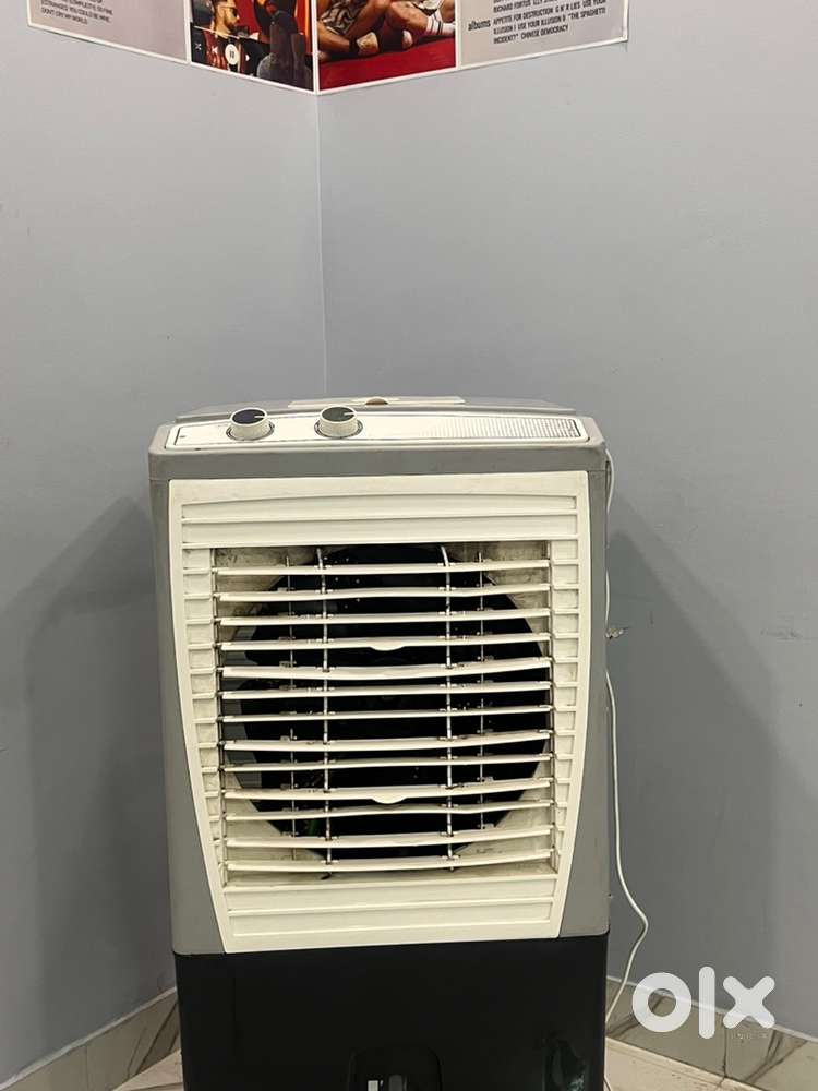 Cooler almost new in cheap with warranty and bill